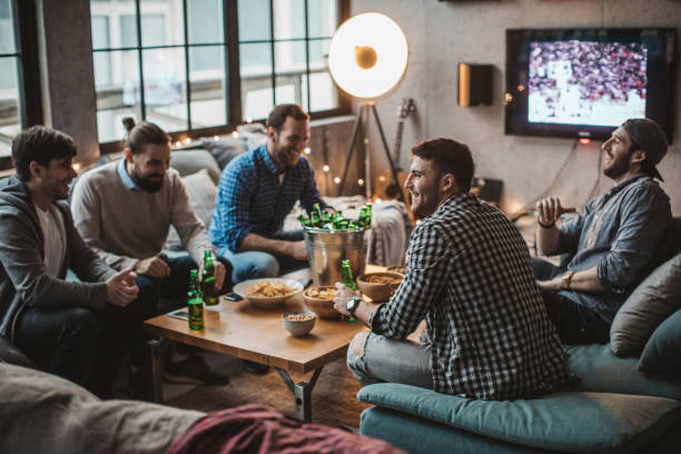 istock Sport weekend on TV 1025047698