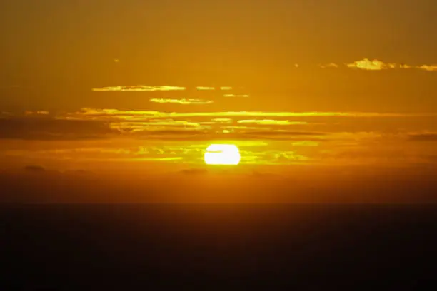 Sun rising in the Atlantic Ocean - Nascer do sol no Oceano Atlântico