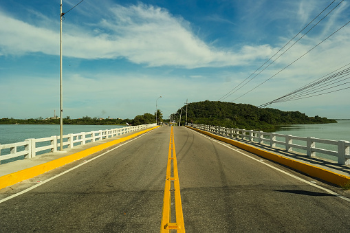 Carretera, asfalto y horizonte - Estrada, caminho, asfalto e horizonte photo