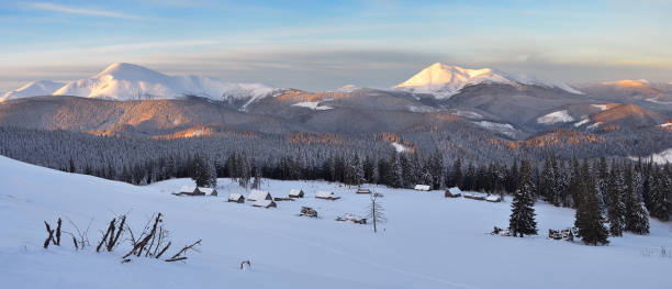 istock Early morning view of the mountains 1025328952