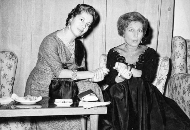 1960 женщины на вечеринке - празднование фотографии стоковые фото и изображения