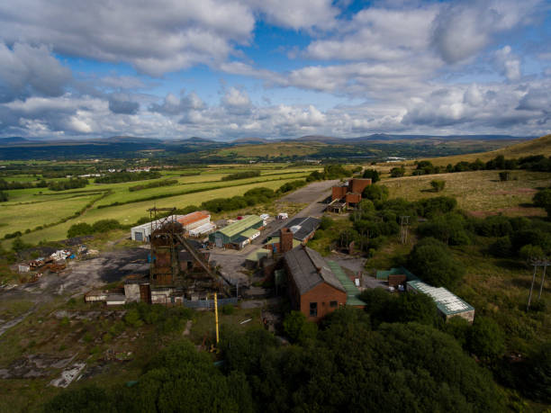 뉴 사우스 웨일즈에서 버려진된 탄광 - pit mine mining mine shaft wales 뉴스 사진 이미지