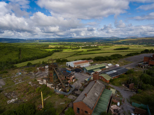 뉴 사우스 웨일즈에서 버려진된 탄광 - pit mine mining mine shaft wales 뉴스 사진 이미지