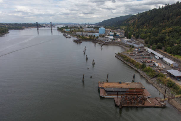 istock Overlook of willamette river 1025499856