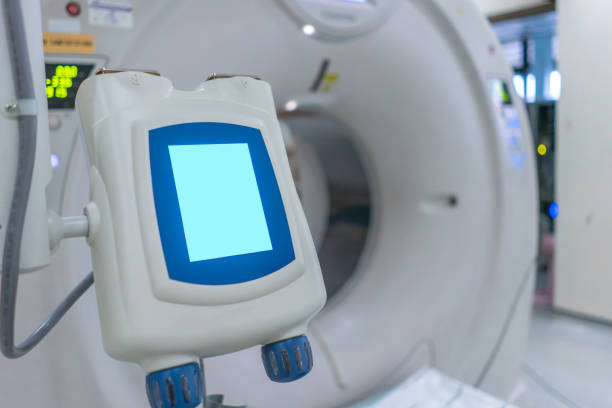 anspruchsvolle der mri scanner medizinischen geräten im krankenhaus - bed hospital prognosis patient stock-fotos und bilder