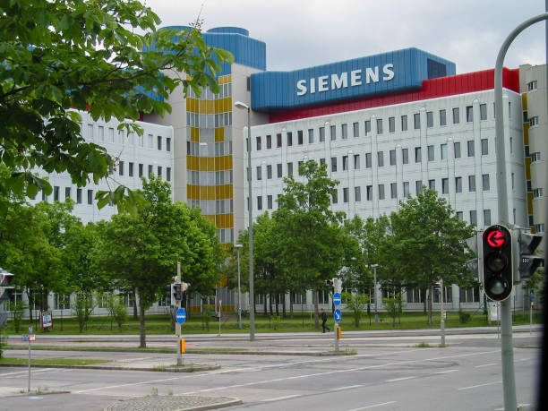 뮌헨, 독일-2003 년 5 월 23 일: 지멘스 보기 2003 년 5 월 23 일에, 독일 뮌헨에에서 본사. - siemens 뉴스 사진 이미지