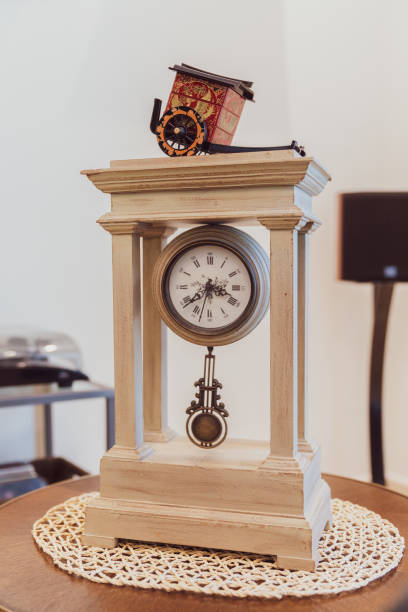 retro style pendulum clock - home addition audio imagens e fotografias de stock