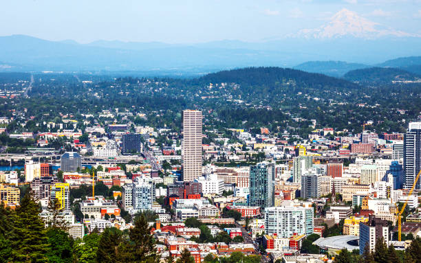 istock City view - Portland, Oregon 1026017974
