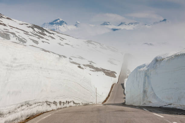 istock Road to highest pass in Norway. 1026139376