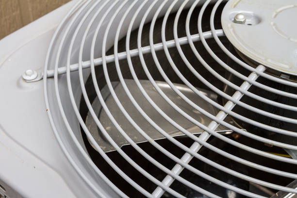 Exhaust fan of an air conditioner Air conditioner during the summer heat. It is the savior of many as a way to get out of the heat and relax electric fan motor stock pictures, royalty-free photos & images