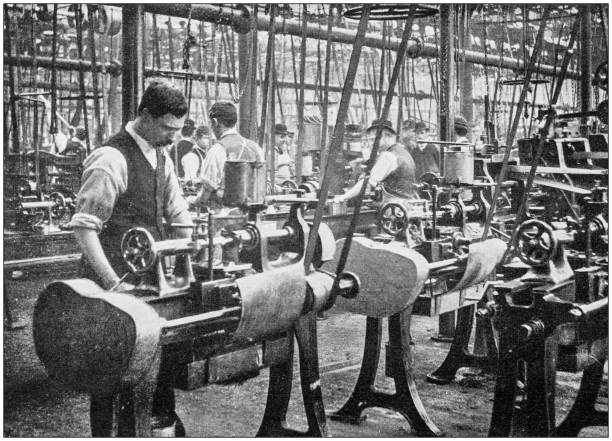 ilustrações, clipart, desenhos animados e ícones de marinha e exército antigos fotografias históricas: construção industrial de fuzis - 1900 century