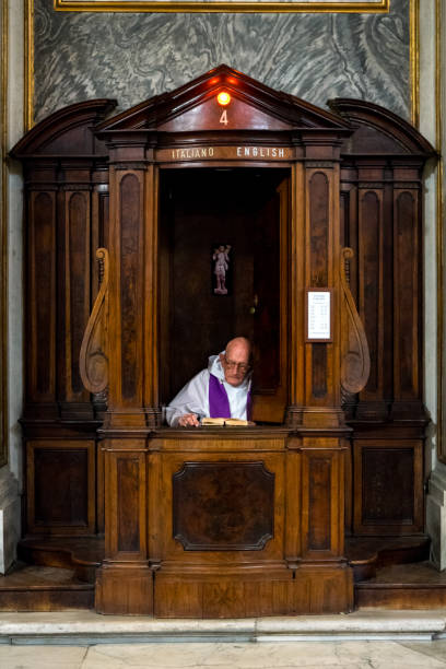 rzym, spowiedź - confession booth penance catholicism church zdjęcia i obrazy z banku zdjęć