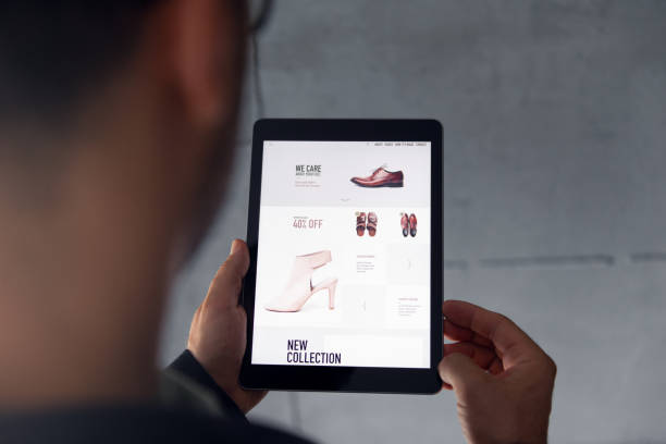 istock Online shop - Digital tablet 1026680756