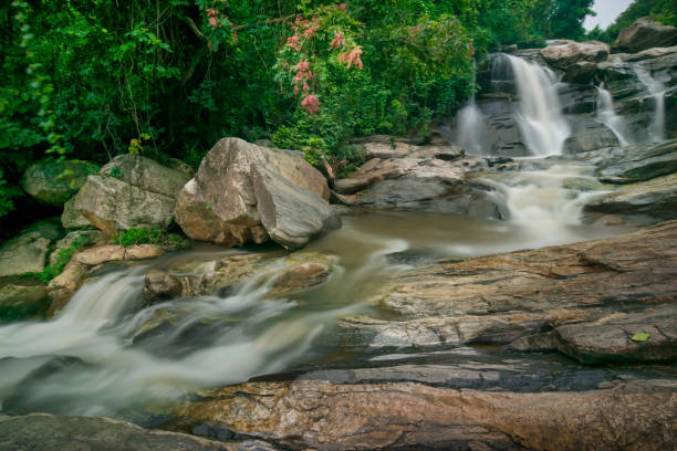 turga agua caída, purulia, bengala del oeste - india - rain monsoon rainforest storm fotografías e imágenes de stock