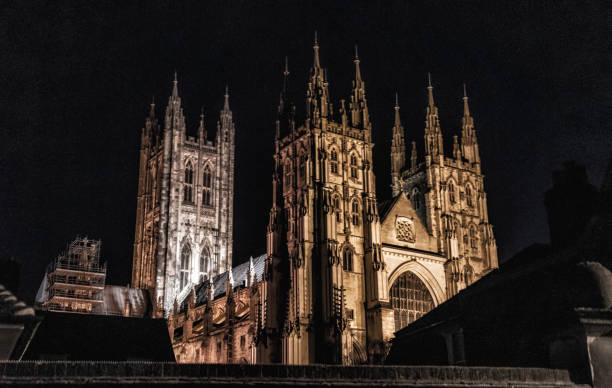 catedral de canterbury - cathedral gothic style indoors church - fotografias e filmes do acervo