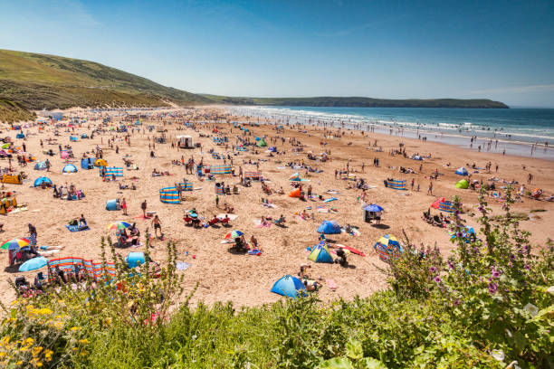 woolacombe beach durante un'ondata di caldo devon regno unito - woolacombe foto e immagini stock