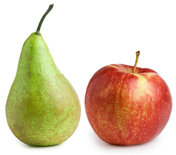 mela e pera isolato su sfondo bianco - two pears foto e immagini stock