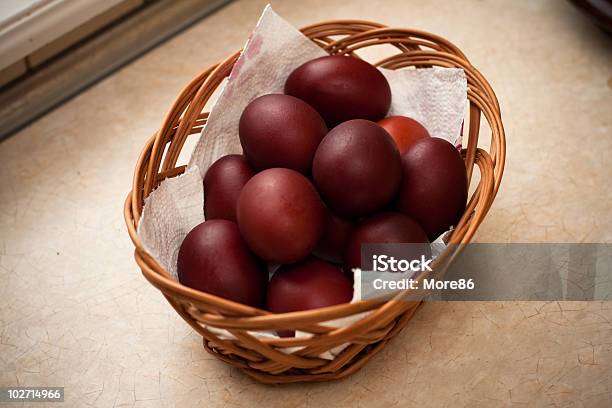 Foto de Ovos Coloridos e mais fotos de stock de Bronze - Descrição de Cor - Bronze - Descrição de Cor, Comida, Descrição de Cor