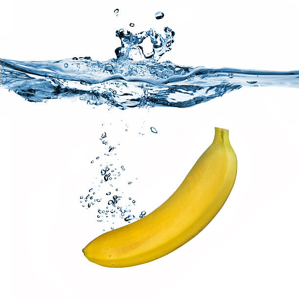 istock banana dropped into water 102715303