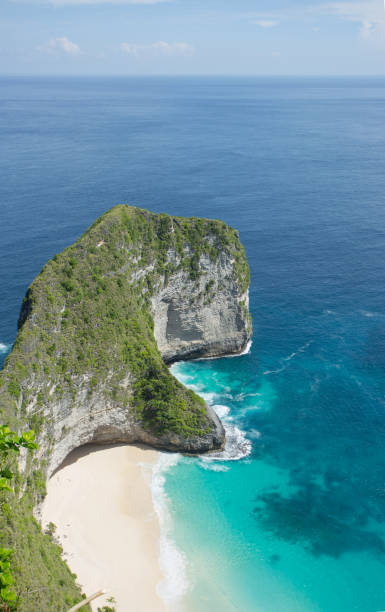 istock Hills at Klingking Beach, Nusa Penida, Bali 1027174704