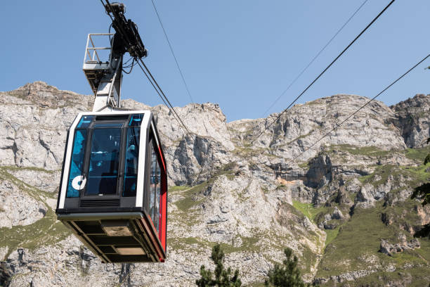 istock Ski lift cable booth or car, in Asturias 1027182558