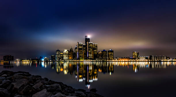 Detroit Skyline Reflection Detroit skyline detroit michigan photos stock pictures, royalty-free photos & images