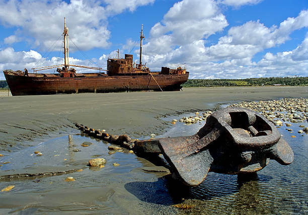 naufrage dans la tierra des fuego - krise photos et images de collection