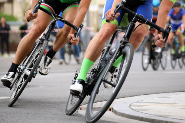 사이클 경주, 근접 - racing bicycle cycling sports race bicycle 뉴스 사진 이미지