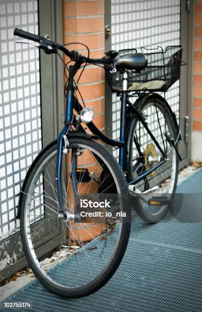 Estacionados De Bicicleta Na Rua De Munique - Fotografias de stock e mais imagens de Acessibilidade - Acessibilidade, Adulação, Alemanha