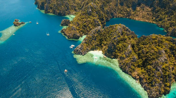 istock Mountain lake Barracuda on a tropical island, Philippines, Coron, Palawan 1027593524