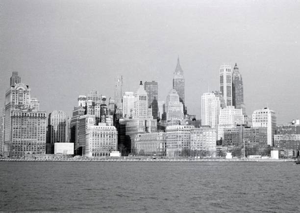 istock Skyline of Manhattan South Peak, 1950 1027627482