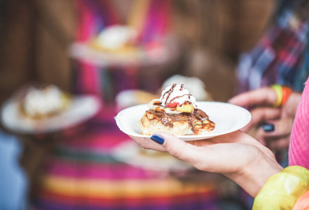 traditional belgian dessert - waffle with strawberry and cream - brussels waffle belgian waffle people imagens e fotografias de stock