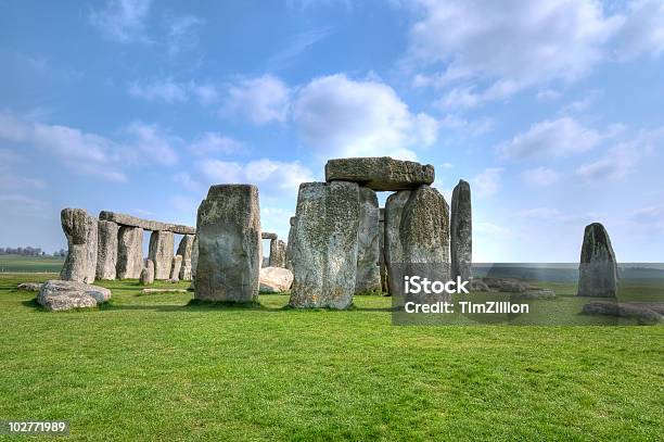 Stonehenge Reino Unido - Fotografias de stock e mais imagens de Stonehenge - Stonehenge, Ao Ar Livre, Arcaico