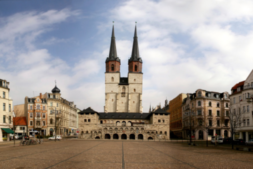 Halle (Saale) Hallmarkt with market church