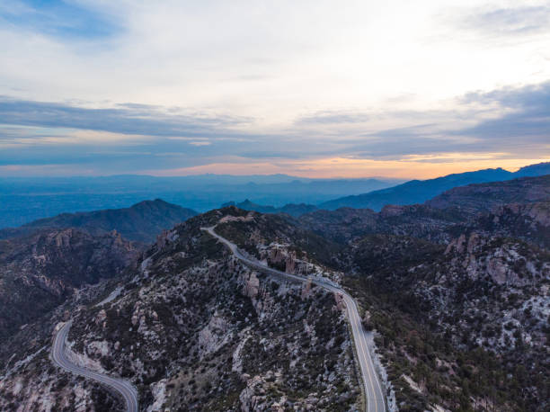 road - mt lemmon photos et images de collection