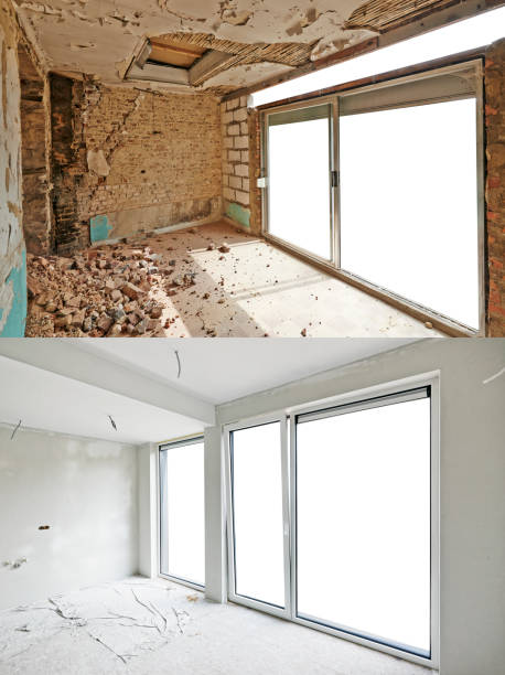 istock Glass door and his ventilation system, before and after 1028139042