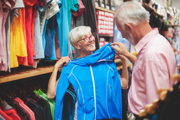 istock Senior couple shopping 1028164864