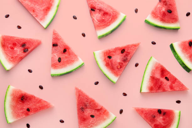 modèle de tranches de melon d’eau vu de dessus. vue de dessus. concept de l’été. - pastèque photos et images de collection