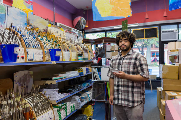 istock Business Owners Art Shop 1028534372