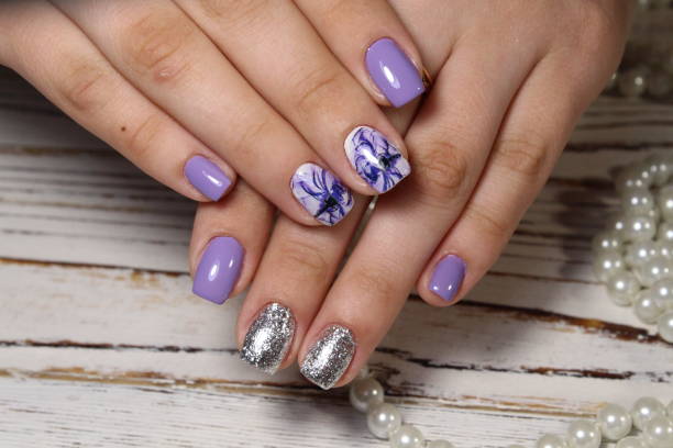 istock Sexual pink manicure 1028783180