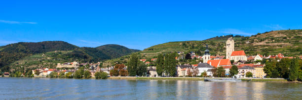 wachau valley, krems-stein an der donau (niederösterreich, österreich) - 2613 stock-fotos und bilder