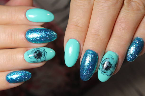 istock Sexual pink manicure 1028787310