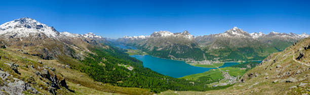 sils y silvaplana lagos visto desde arriba, valle de la alta engadina (graubünden, suiza) - 7 tiros cosidos - silvaplanersee fotografías e imágenes de stock