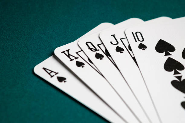 ロイヤル フラッシュの組み合わせ - poker cards royal flush leisure games ストックフォトと画像