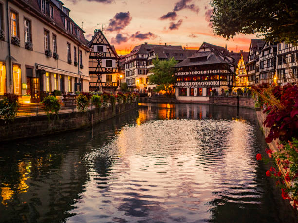 petit france in strasbourg - la petite france imagens e fotografias de stock