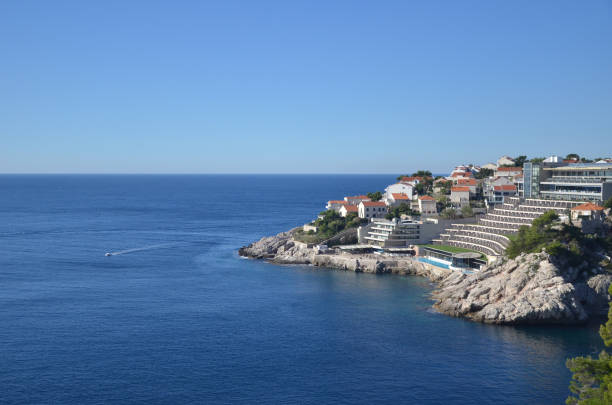 old city of dubrovnik has managed to preserve its gothic, renaissance and baroque churches, monasteries, fortress & fountains. red rooftops are the iconic look of the old city. - warrior eastern europe croatia architecture imagens e fotografias de stock