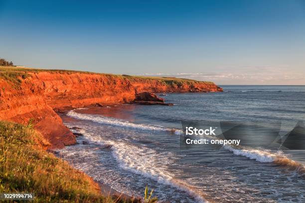 Prince Edward Island Cliffs Stock Photo - Download Image Now - Prince Edward Island, Canada, Red