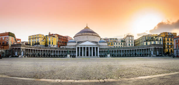 nápoles, italia: piazza del plebiscito con la iglesia de san francesco di paola - church day europe italy fotografías e imágenes de stock