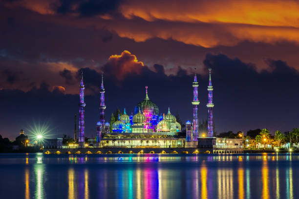 kryształowy meczet o zachodzie słońca - terengganu zdjęcia i obrazy z banku zdjęć