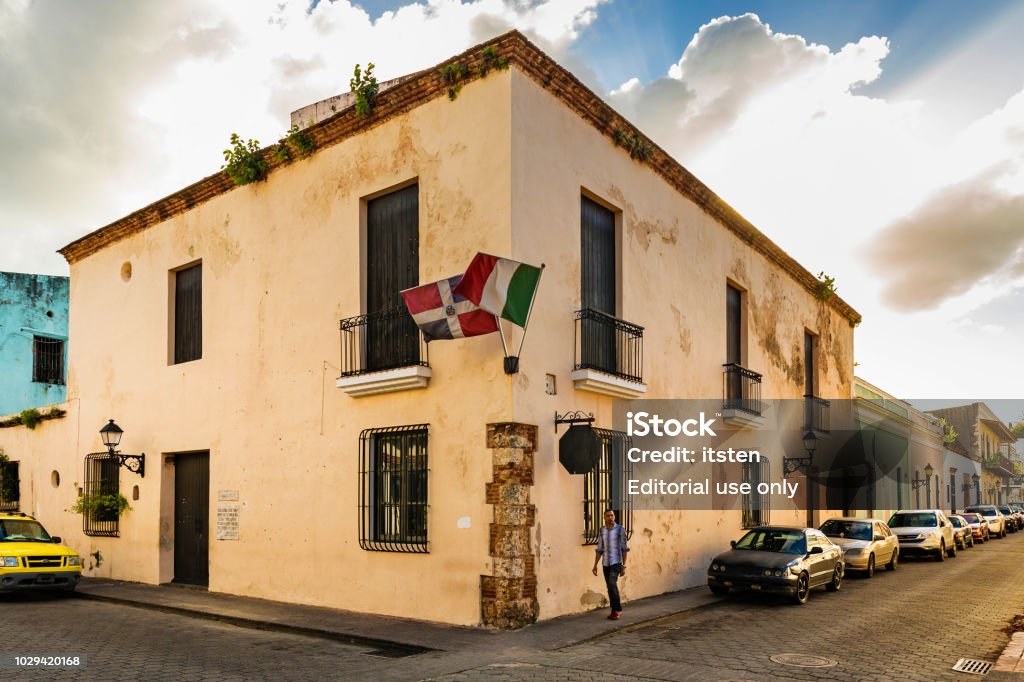 古い町ゾナ植民地建築サント ドミンゴのストリート ビュー カリブ海文化のストックフォトや画像を多数ご用意 カリブ海文化